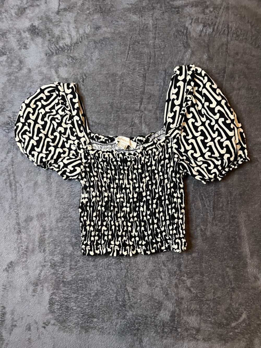 Monteau Black & White Smocked Puff Sleeve Crop Top